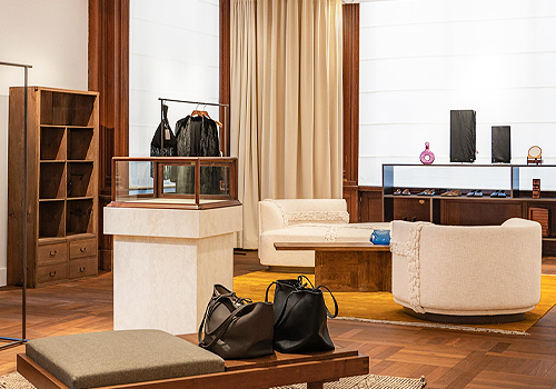 Rome Design Awards Winner - YHID Shenzhen Yanhong Interior Design Co. - RENATHING Shanghai Clothing Flagship Store